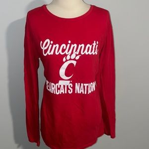 Like new UC Bearcats long sleeve tee!!